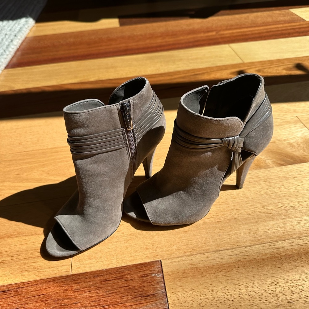 Vince Camuto Peep toe booties